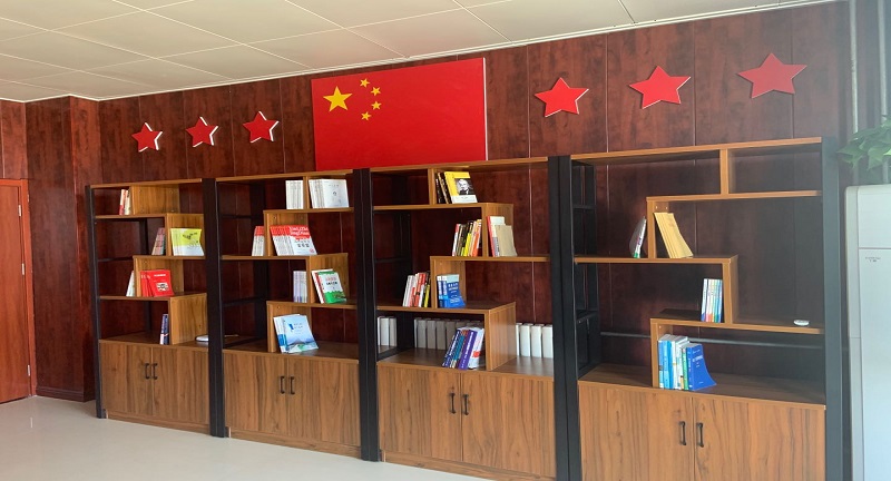 【能環(huán)熱力】“贈(zèng)人玫瑰、手留余香”能環(huán)熱力開展員工自愿捐贈(zèng)圖書活動(dòng) (2).jpg